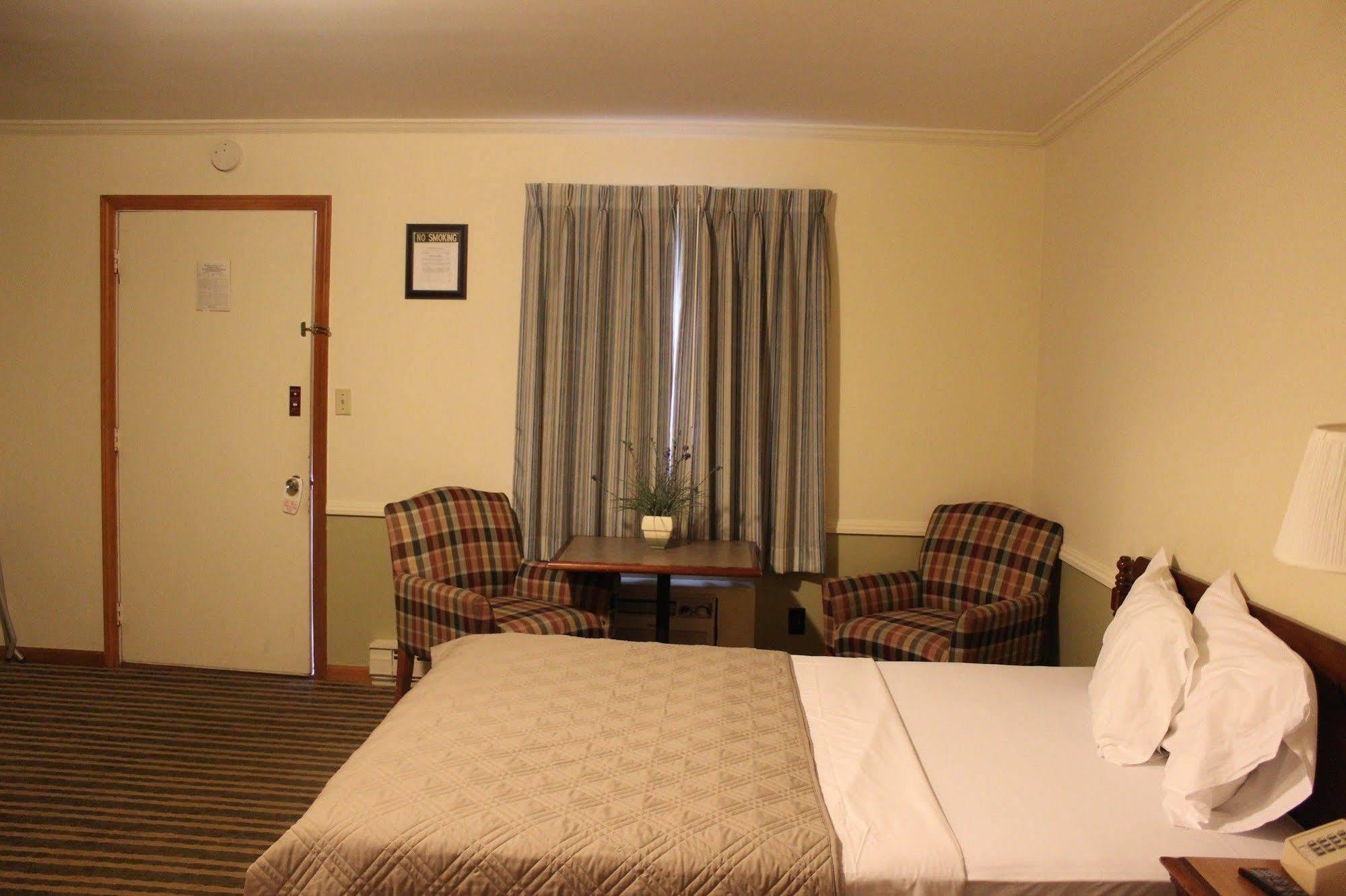 Chatham Travel Lodge Old Chatham Buitenkant foto